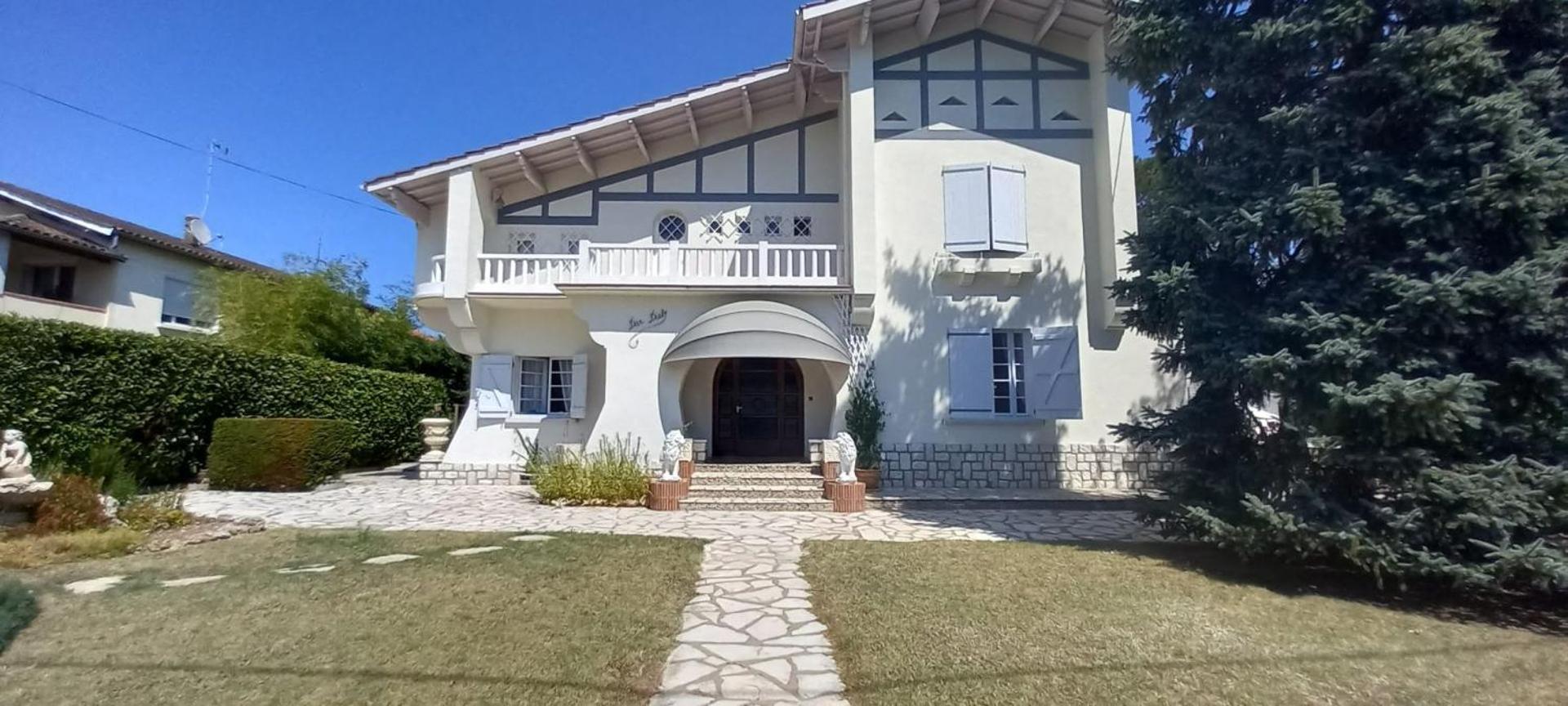 La Maison Basque Sainte-Livrade-sur-Lot Extérieur photo